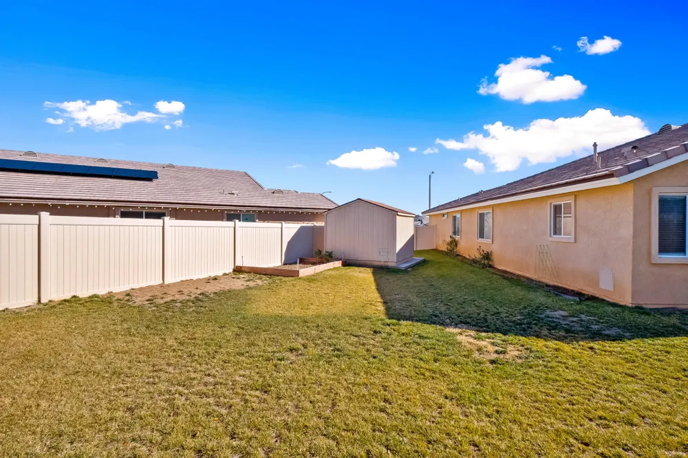 43941 W 59th Street Lancaster, CA 93536
