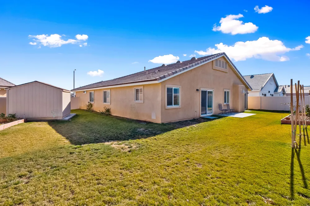 43941 W 59th Street Lancaster, CA 93536