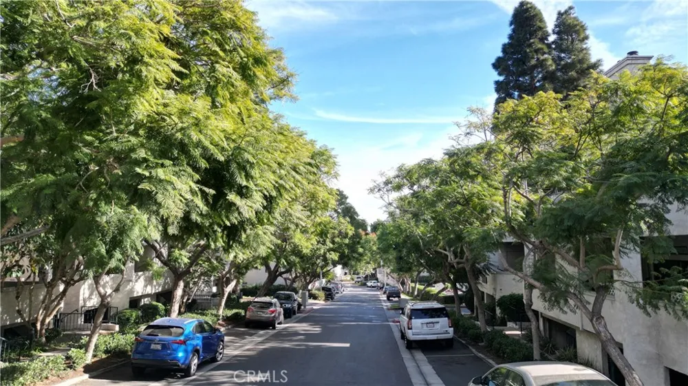 5096 Tortuga Drive #202 Huntington Beach, CA 92649