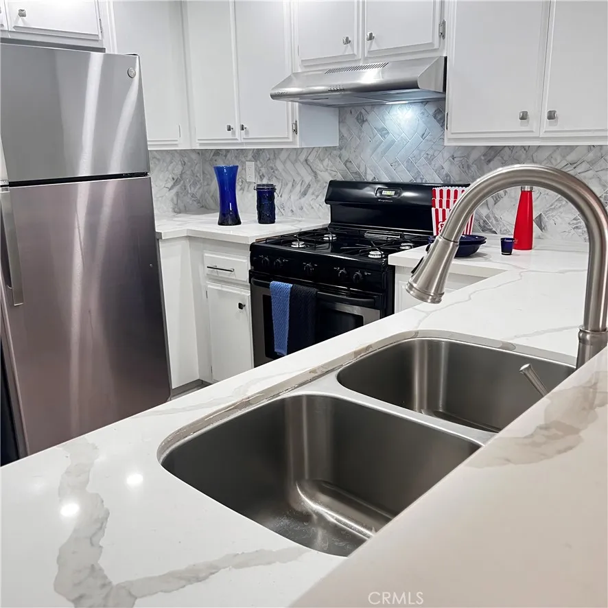 5096 Tortuga Drive #202 Huntington Beach, CA 92649
