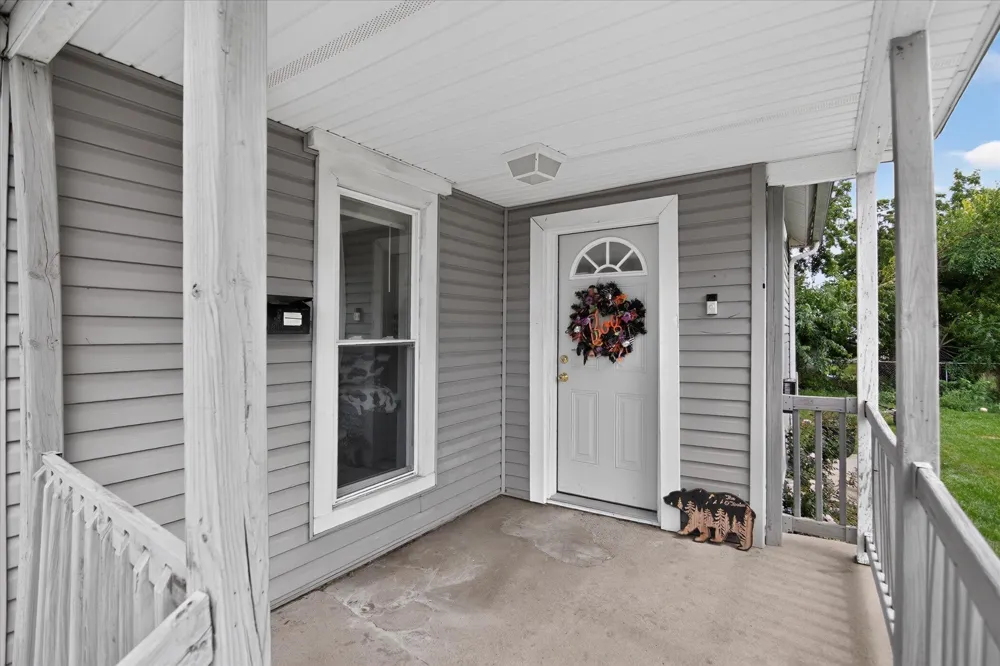 813 Backus Street Jackson, MI 49202