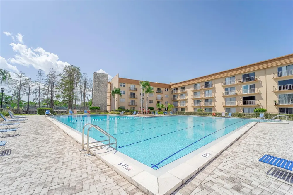 5820 CHURCH AVENUE #422 Tampa, FL 33614