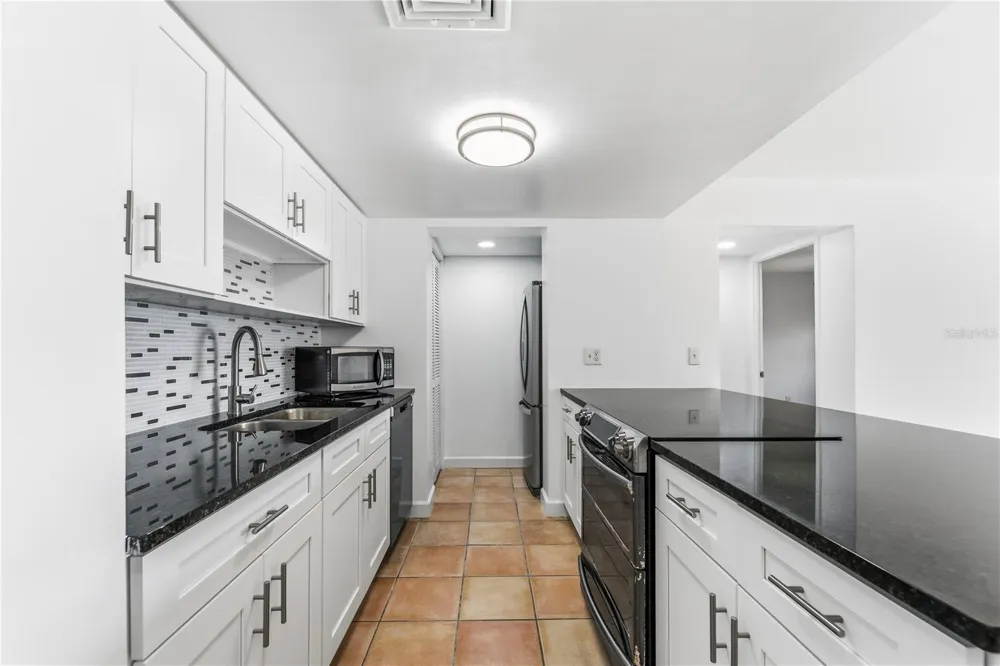 5820 CHURCH AVENUE #422 Tampa, FL 33614