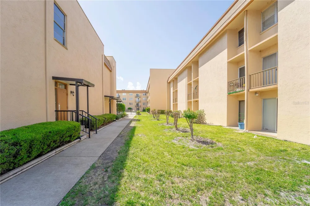 5820 CHURCH AVENUE #422 Tampa, FL 33614