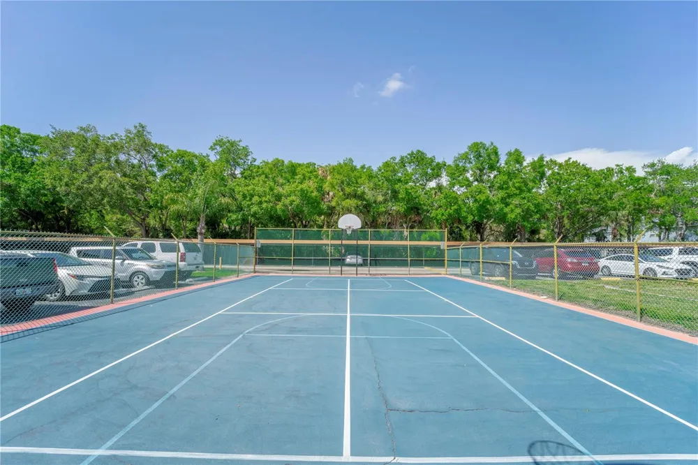 5820 CHURCH AVENUE #422 Tampa, FL 33614