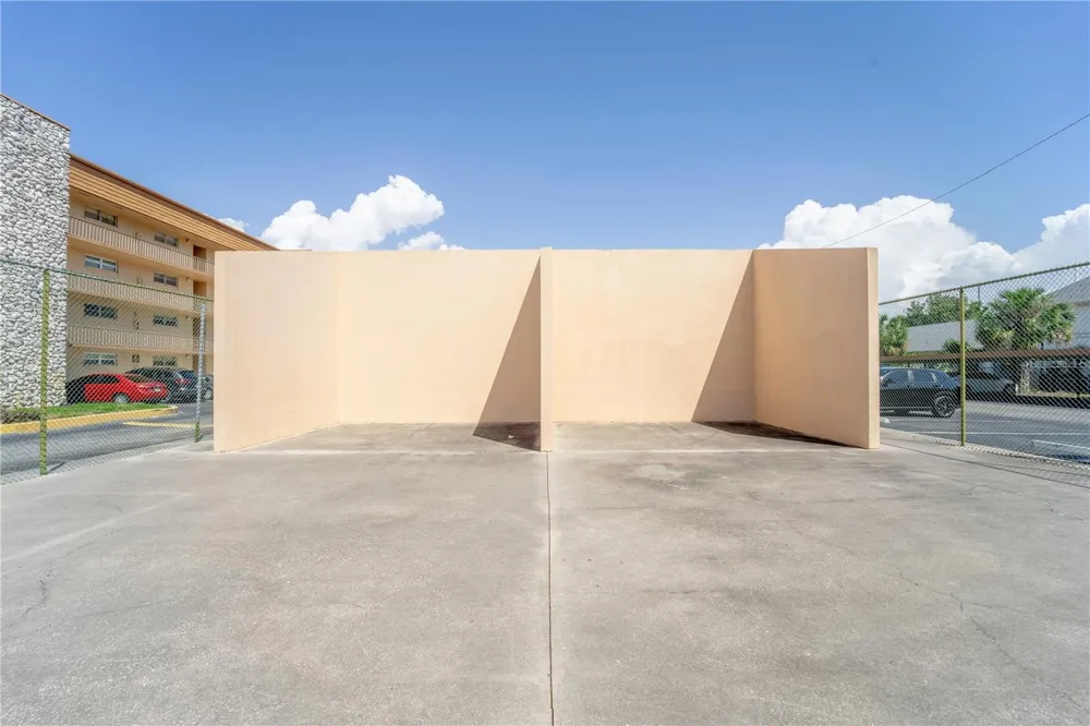 5820 CHURCH AVENUE #422 Tampa, FL 33614