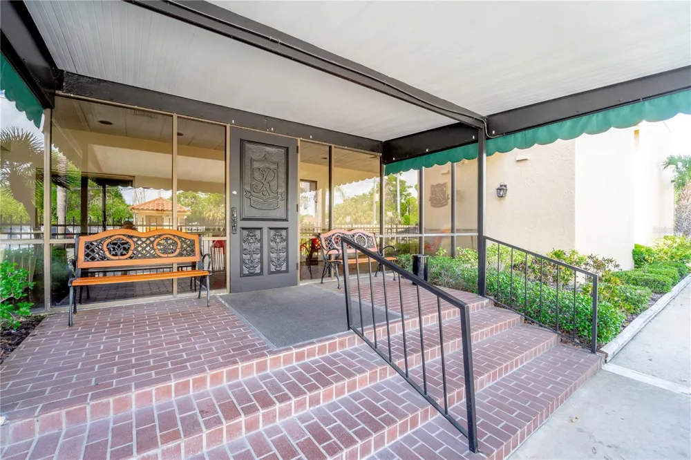 5820 CHURCH AVENUE #422 Tampa, FL 33614