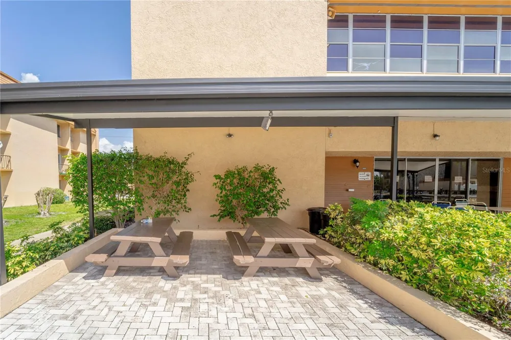 5820 CHURCH AVENUE #422 Tampa, FL 33614