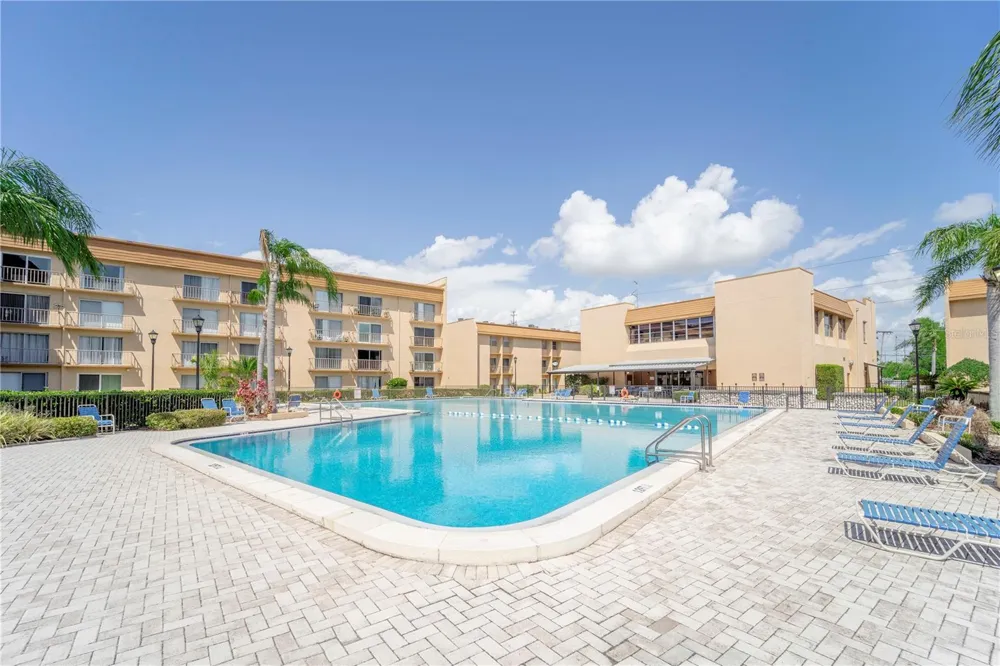 5820 CHURCH AVENUE #422 Tampa, FL 33614