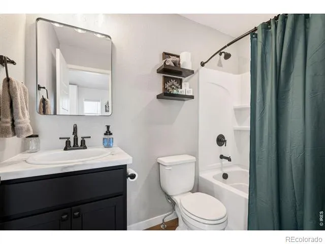 515 Condor Way Johnstown, CO 80534