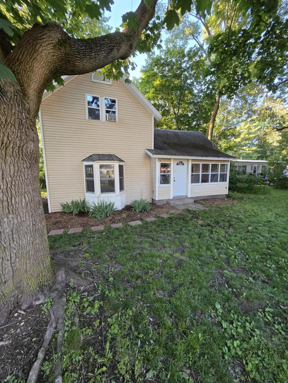 303 Rathburn Howard City, MI 49329