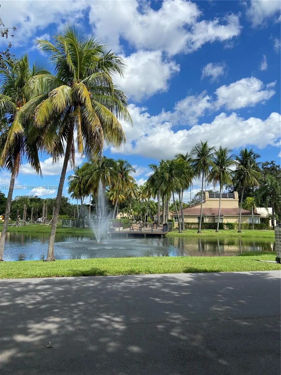 701 Lyons Rd #13207 Coconut Creek, FL 33063
