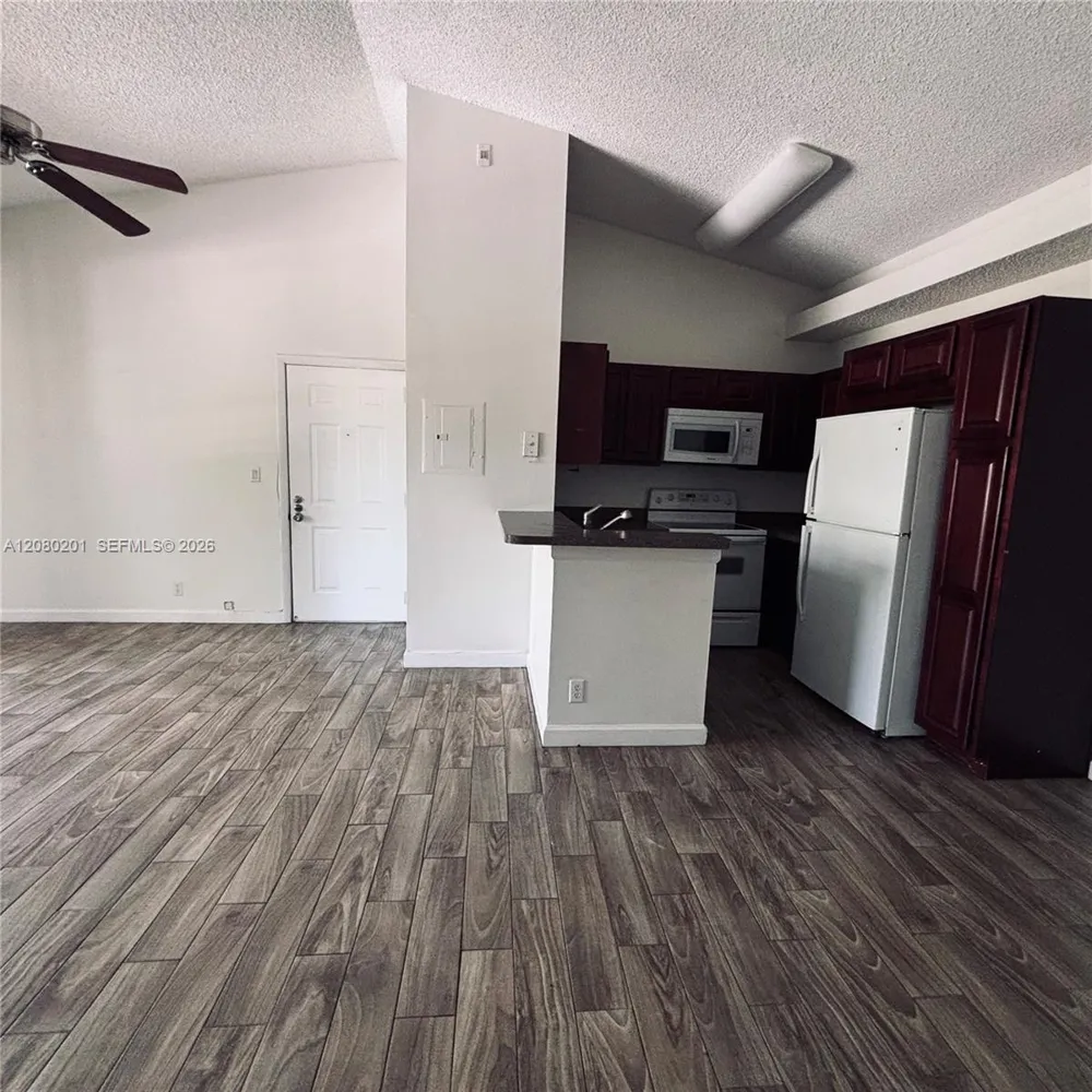 701 Lyons Rd #13207 Coconut Creek, FL 33063