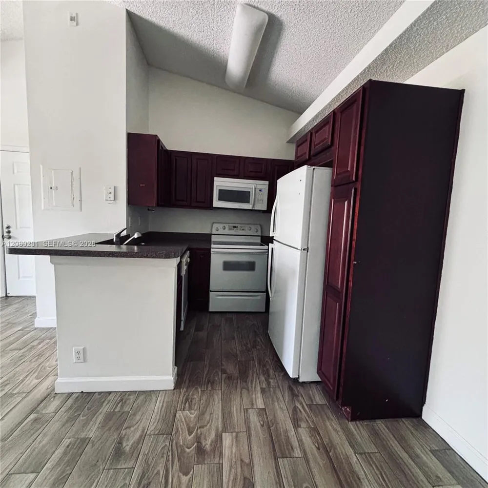 701 Lyons Rd #13207 Coconut Creek, FL 33063