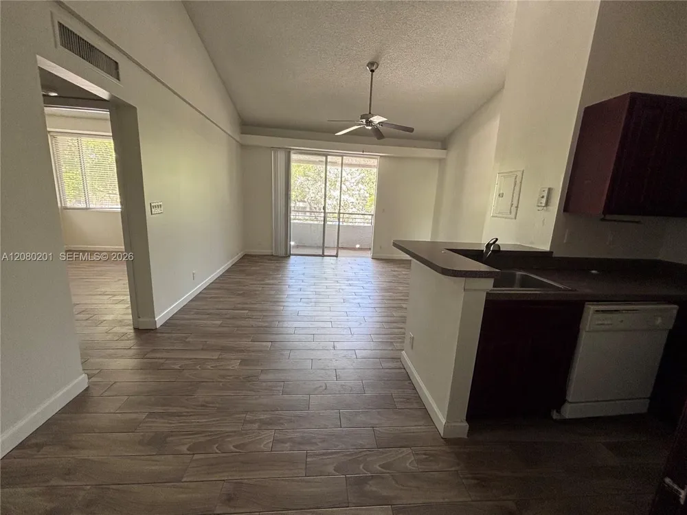 701 Lyons Rd #13207 Coconut Creek, FL 33063