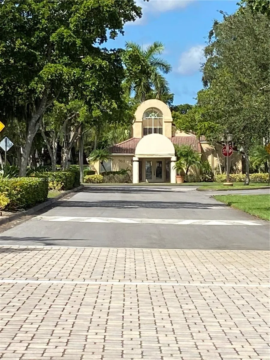 701 Lyons Rd #13207 Coconut Creek, FL 33063