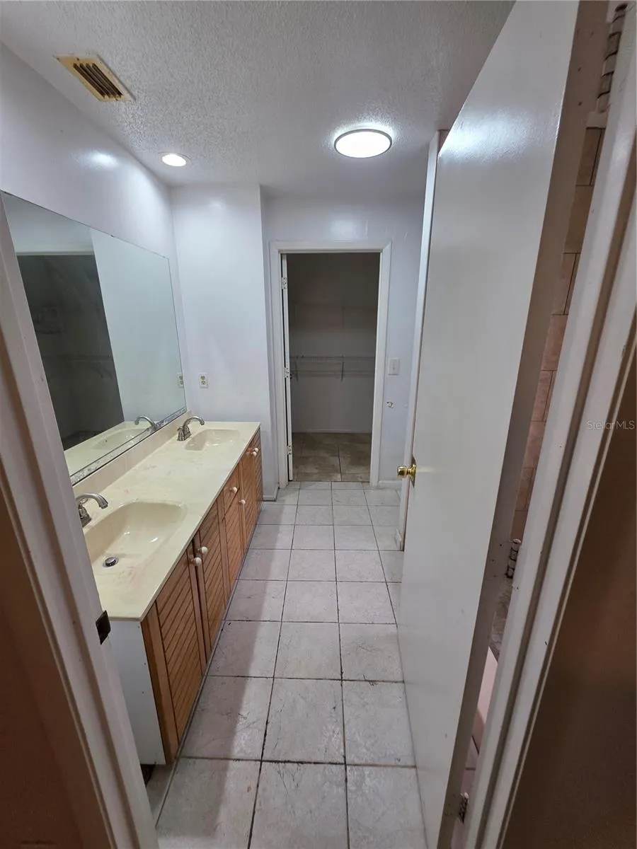 6416 LAKE HORSESHOE DRIVE Orlando, FL 32818