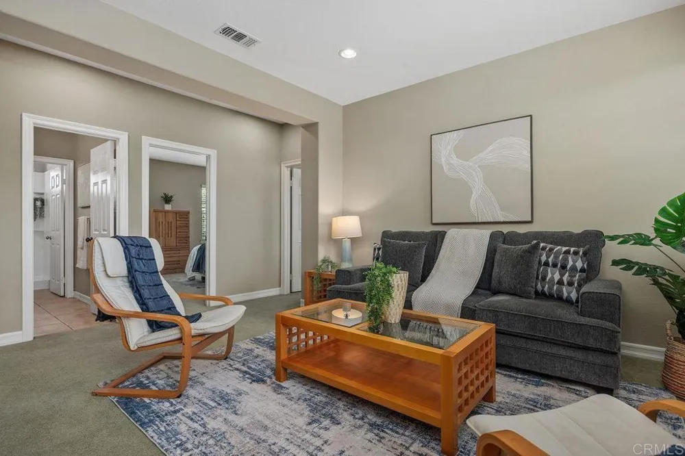 7345 Calle Conifera Carlsbad, CA 92009