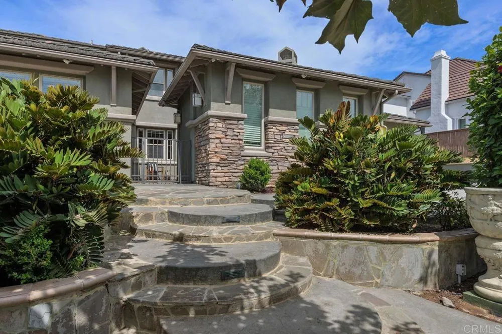7345 Calle Conifera Carlsbad, CA 92009