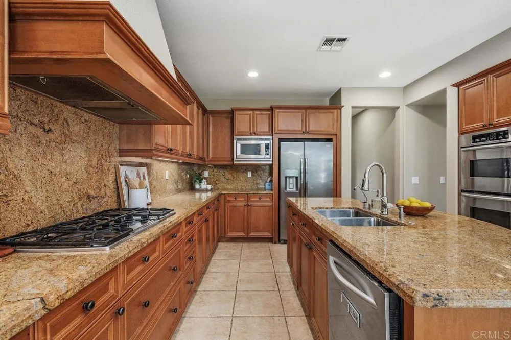 7345 Calle Conifera Carlsbad, CA 92009