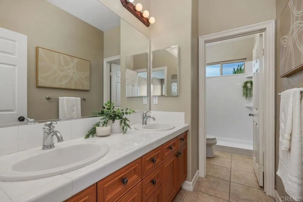 7345 Calle Conifera Carlsbad, CA 92009