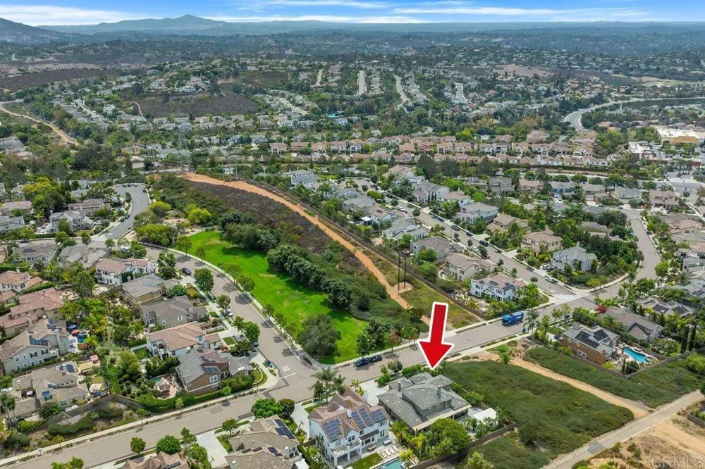 7345 Calle Conifera Carlsbad, CA 92009