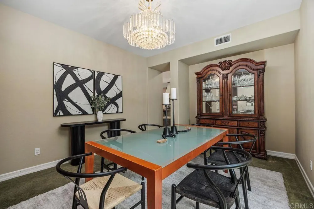 7345 Calle Conifera Carlsbad, CA 92009
