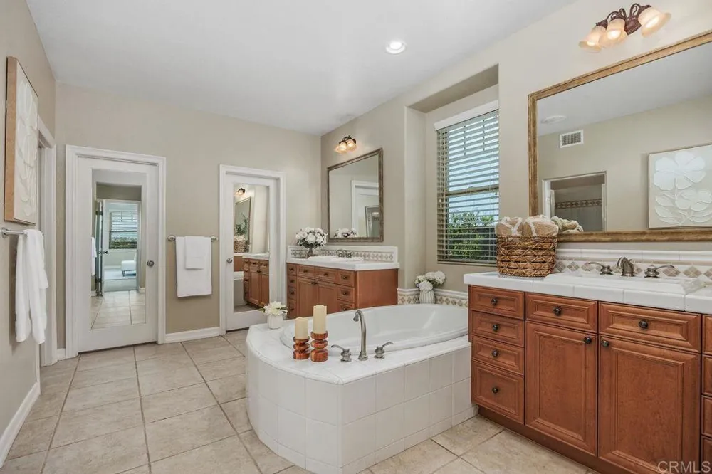 7345 Calle Conifera Carlsbad, CA 92009