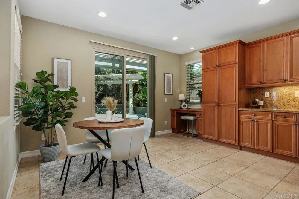 7345 Calle Conifera Carlsbad, CA 92009