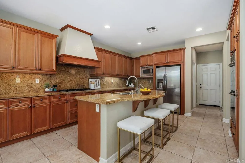 7345 Calle Conifera Carlsbad, CA 92009