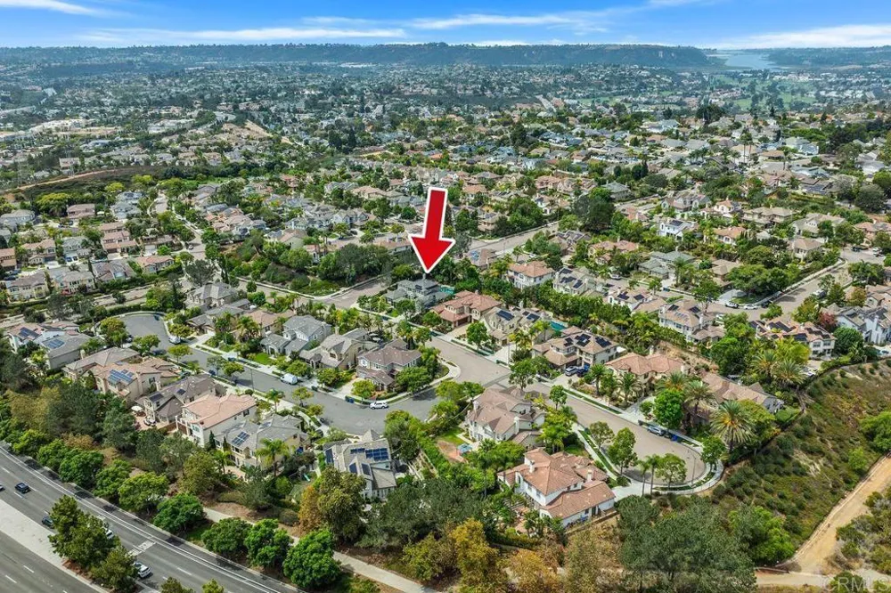 7345 Calle Conifera Carlsbad, CA 92009