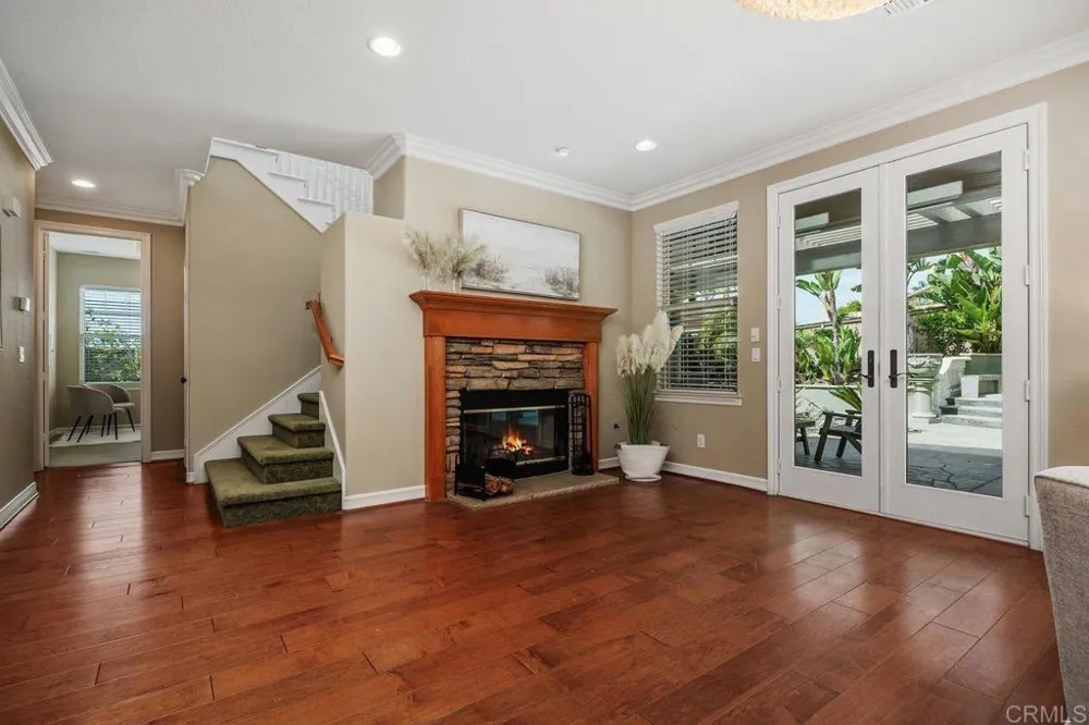 7345 Calle Conifera Carlsbad, CA 92009