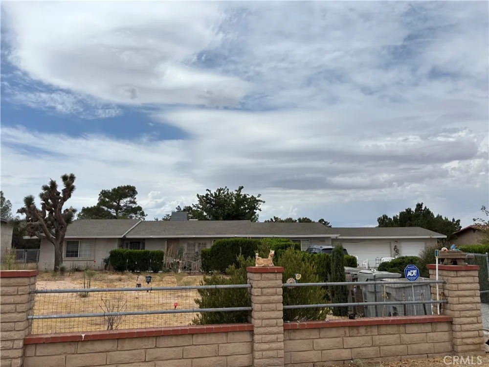 7596 Farmdale Hesperia, CA 92345