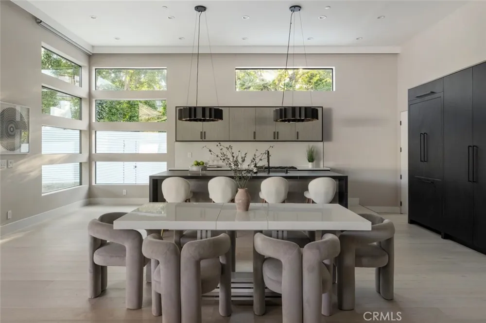 22020 Alizondo Woodland Hills, CA 91364