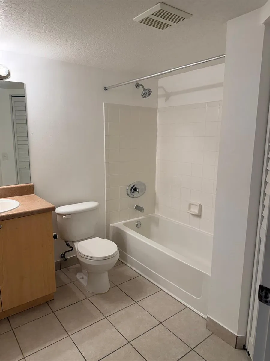 819 VILLA CIRCLE Boynton Beach, FL 33435