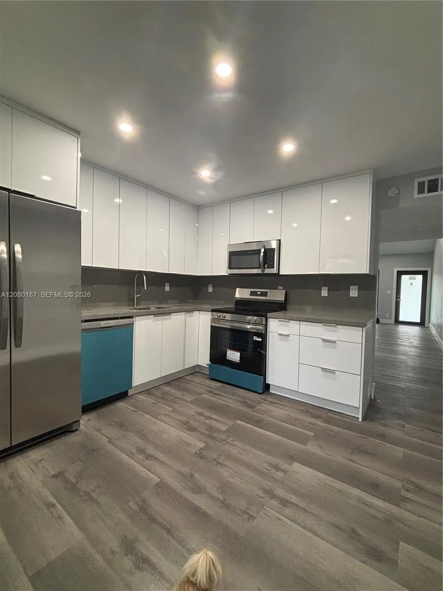 453 NE 210th Ter Miami, FL 33179
