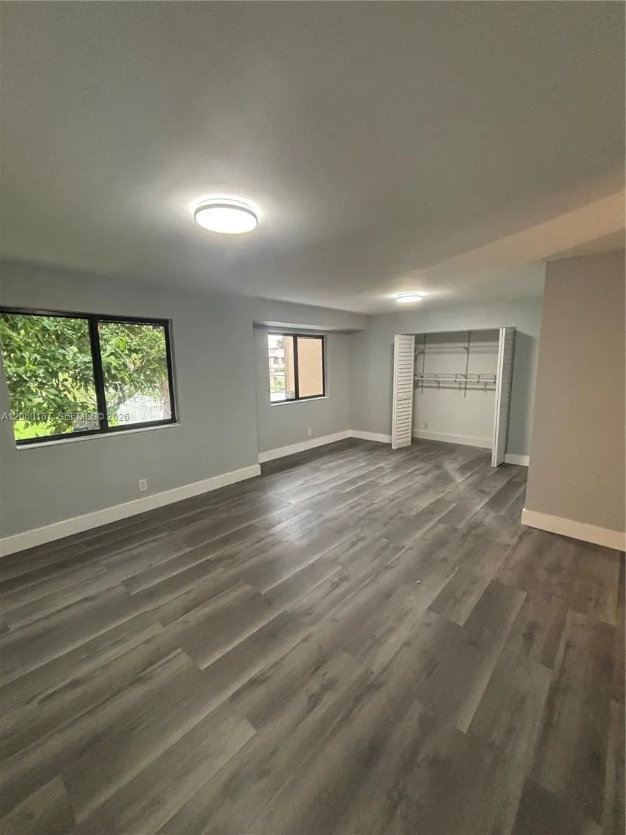 453 NE 210th Ter Miami, FL 33179