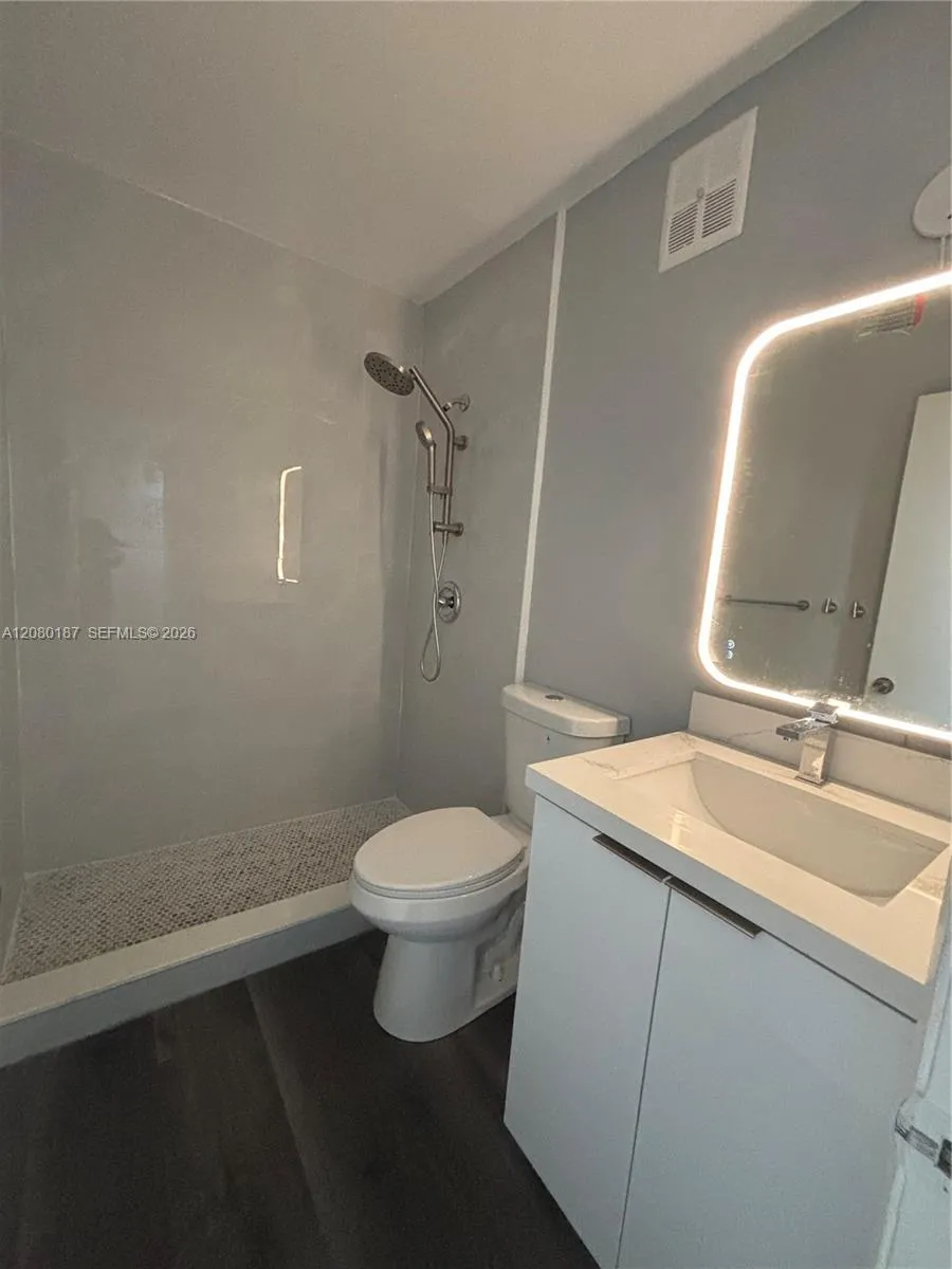 453 NE 210th Ter Miami, FL 33179