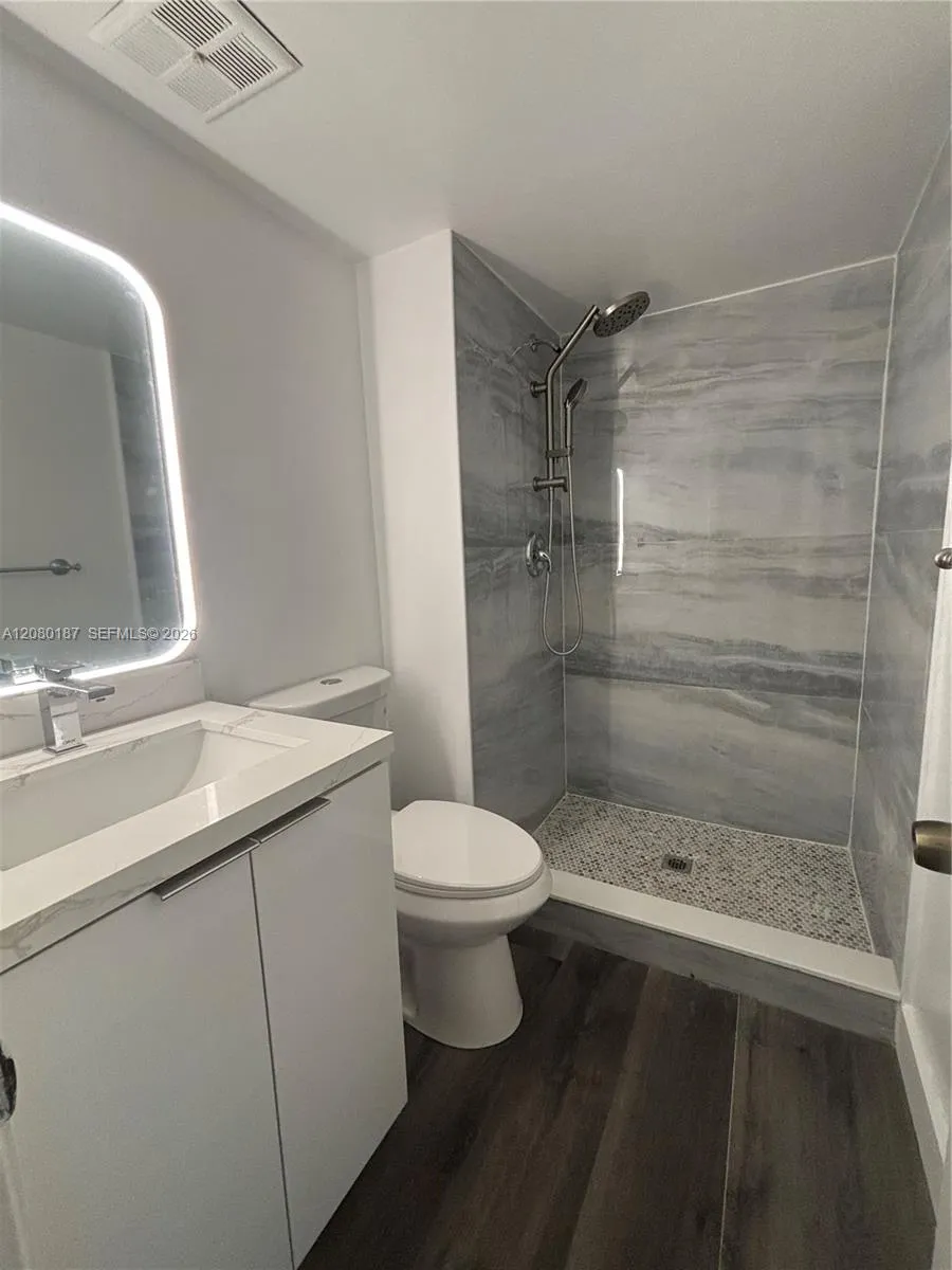 453 NE 210th Ter Miami, FL 33179