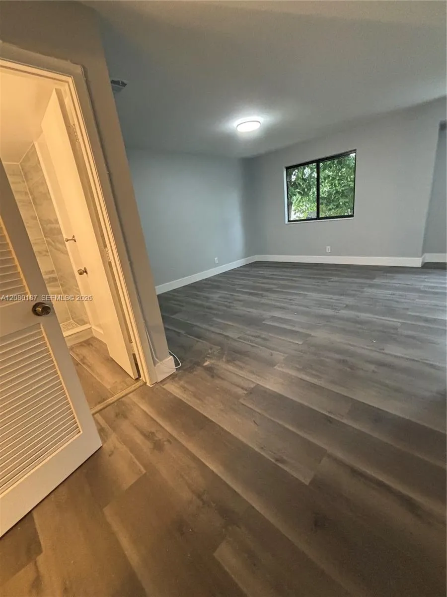 453 NE 210th Ter Miami, FL 33179