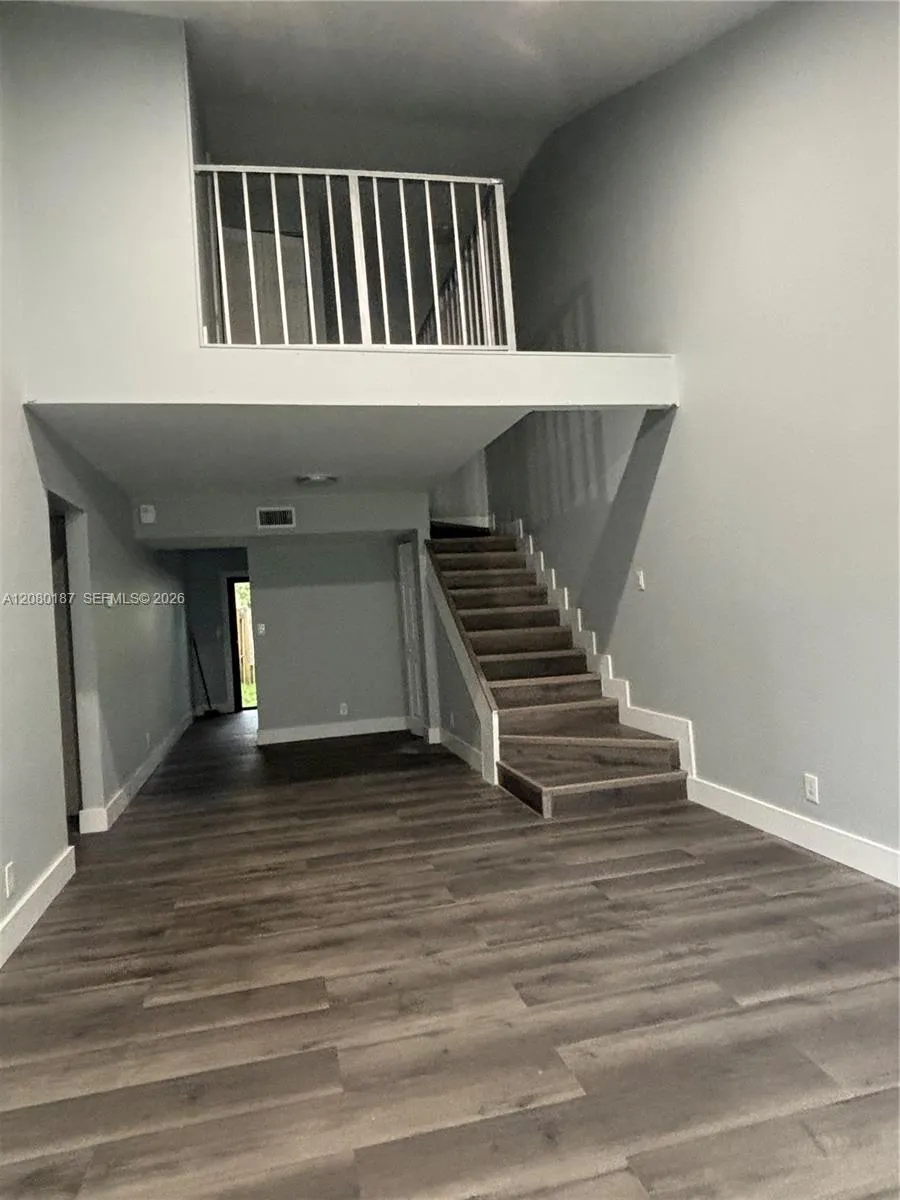 453 NE 210th Ter Miami, FL 33179