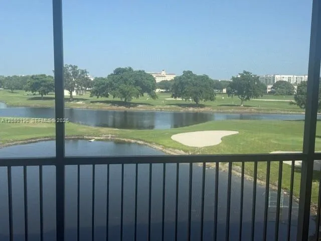 3150 W Rolling Hills Cir #403 Davie, FL 33328