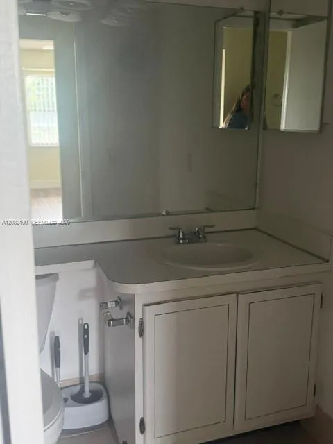 3150 W Rolling Hills Cir #403 Davie, FL 33328