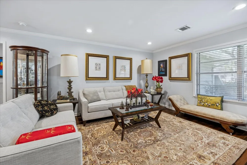 8611 Ferris Drive Houston, TX 77096