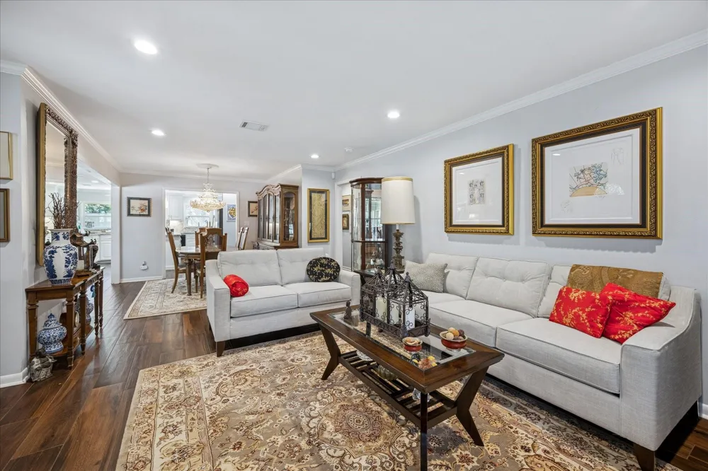 8611 Ferris Drive Houston, TX 77096