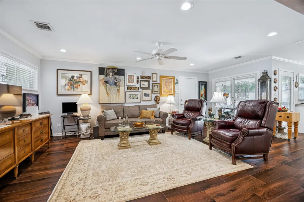 8611 Ferris Drive Houston, TX 77096