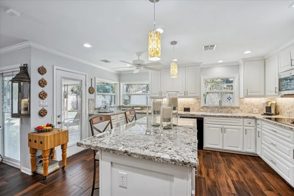 8611 Ferris Drive Houston, TX 77096
