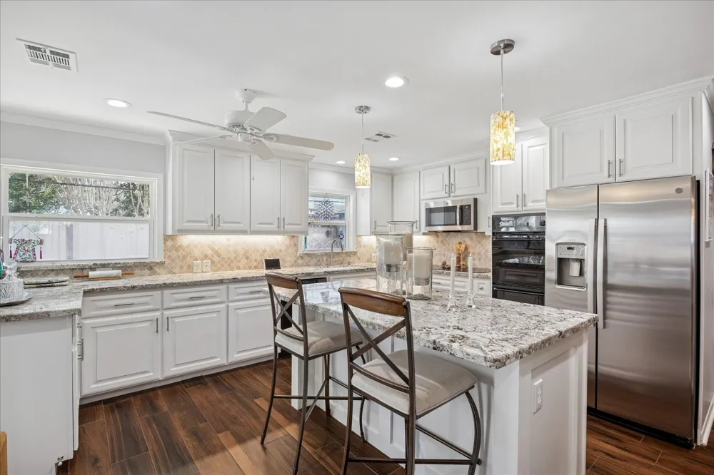 8611 Ferris Drive Houston, TX 77096
