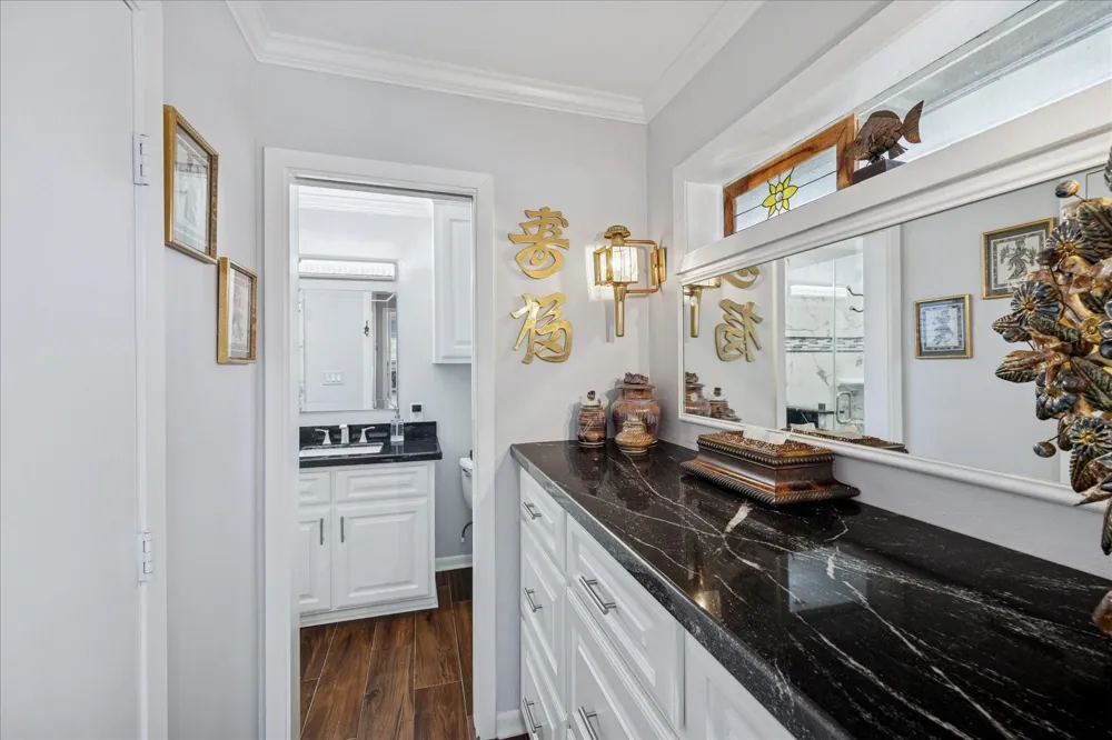 8611 Ferris Drive Houston, TX 77096