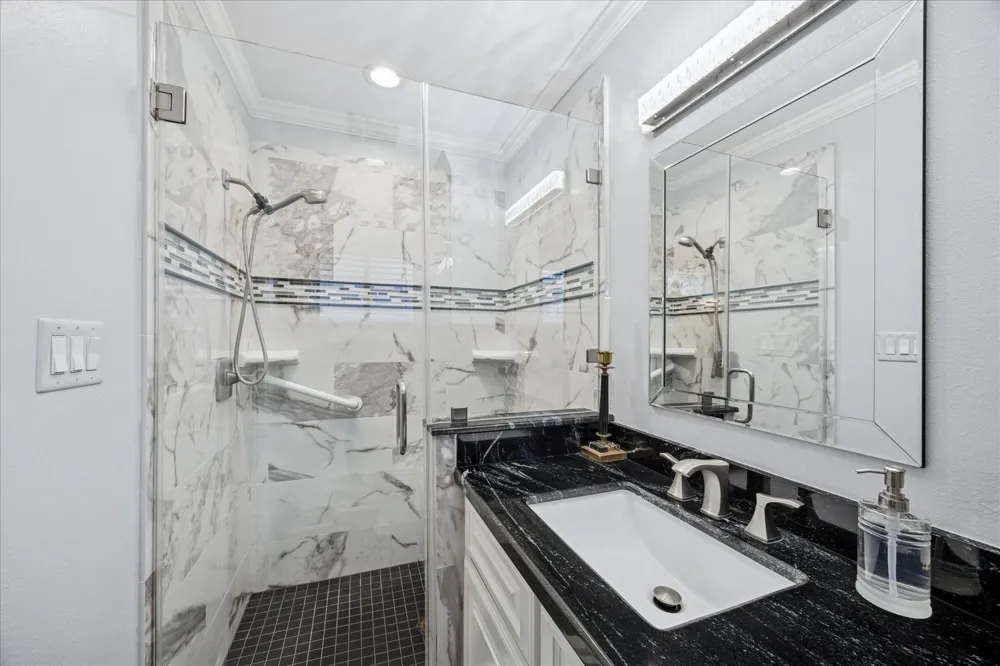 8611 Ferris Drive Houston, TX 77096